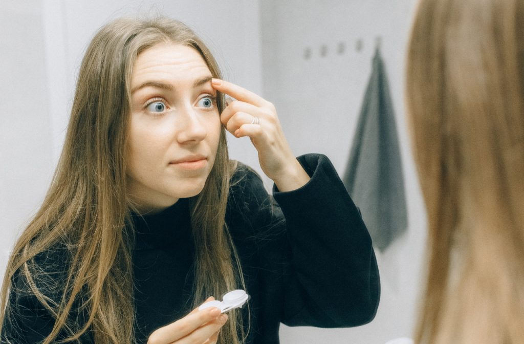 lensa kontak
