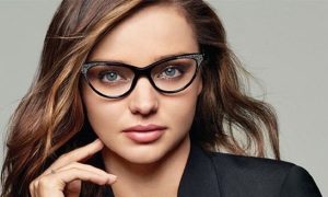 Model kacamata untuk wajah bulat